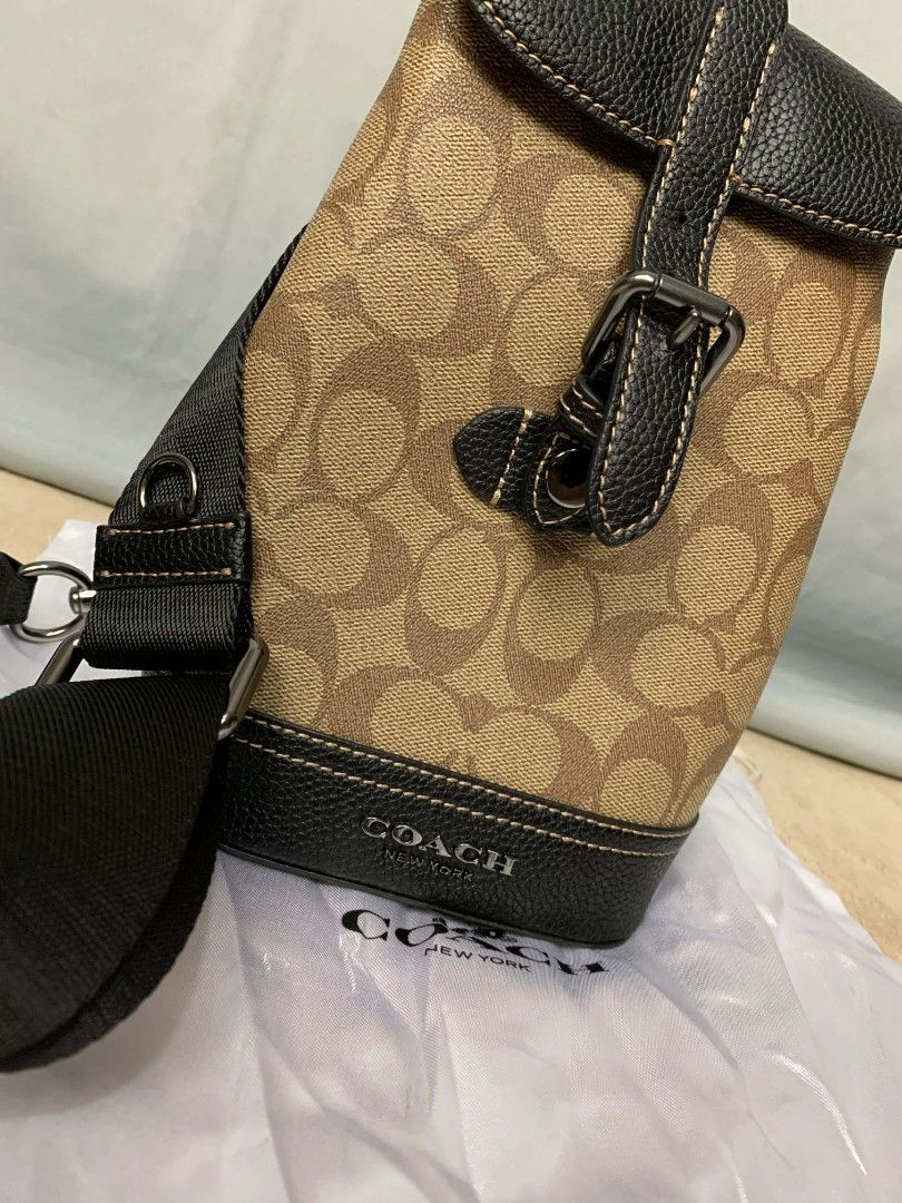 Coach Hudson small pack (Category: Luxury Bags & Wallets) located in Manila. Submitted by cold_stuff (Listing ID 1408876190, Image 1). Description: Rank SA - A (Excellent to new condition) With dust bag Authentic.