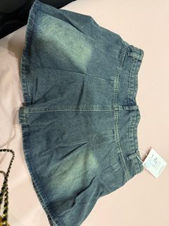 (Category: ) located in . Submitted by yeohappyyeo (Listing ID 1408845327, Image 1). Description: .