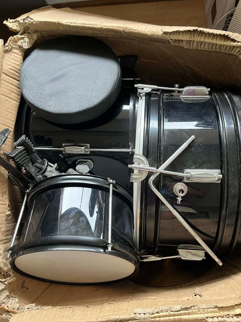 Fengshen Black Drumset (Category: Musical Instruments) located in Subic. Submitted by malojod2334612 (Listing ID 1408756332, Image 1). Description: .