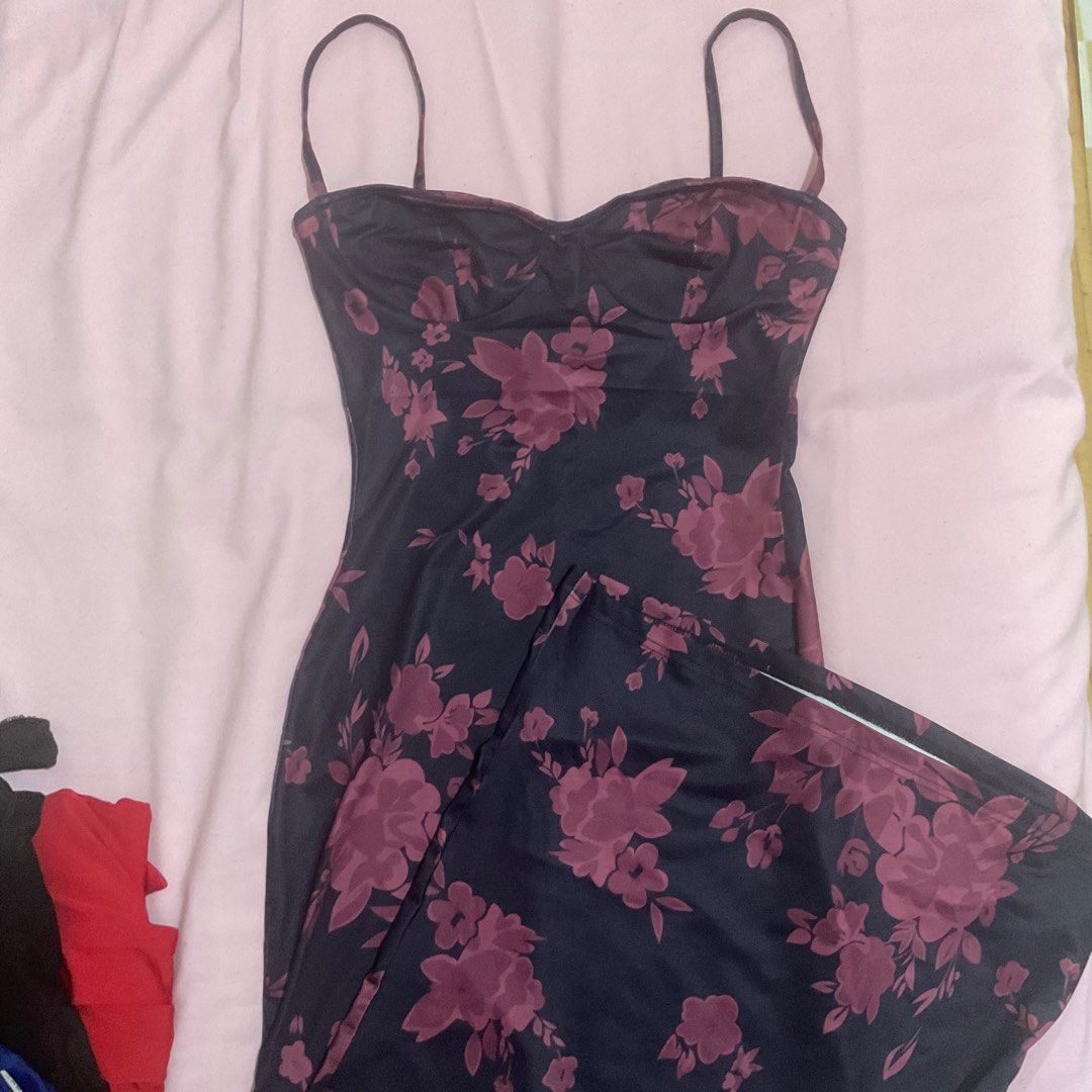 Floral Bodycon Maxi Dress (Category: Dresses) located in Manila. Submitted by cruxe (Listing ID 1408771397, Image 1). Description: - last price posted - well used - sdd: lalamove - can fit xs-m .