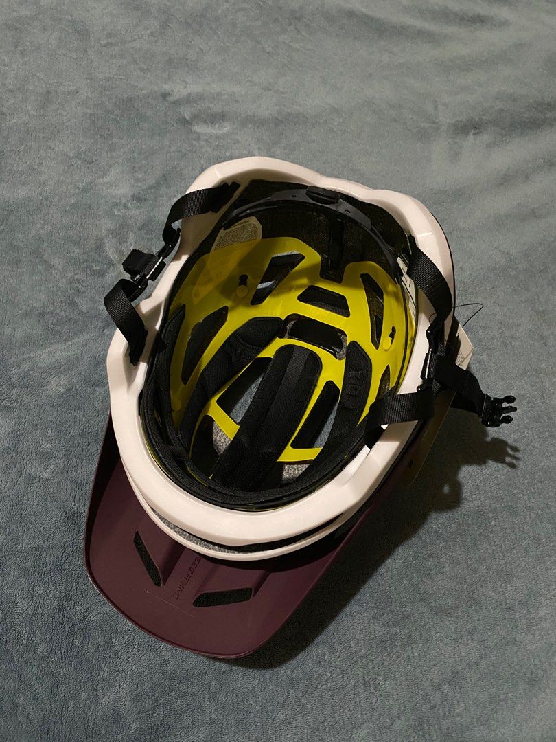 Fox Speed Frame BNew MIPS (Category: Bicycles) located in Cebu City. Submitted by patspickph (Listing ID 1408825634, Image 3). Description: Brand New Fox Speed Frame MIPS Size L👍for only 2980 shipped👍.
