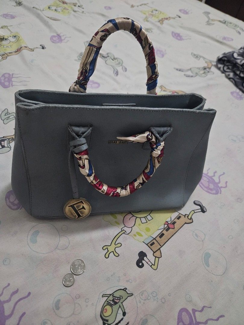 Furla bag/ hand bag (Category: Cross-body Bags) located in General Mariano Alvarez. Submitted by eiprilfa (Listing ID 1408822415, Image 1). Description: furla bag. nsa picture n po issue..