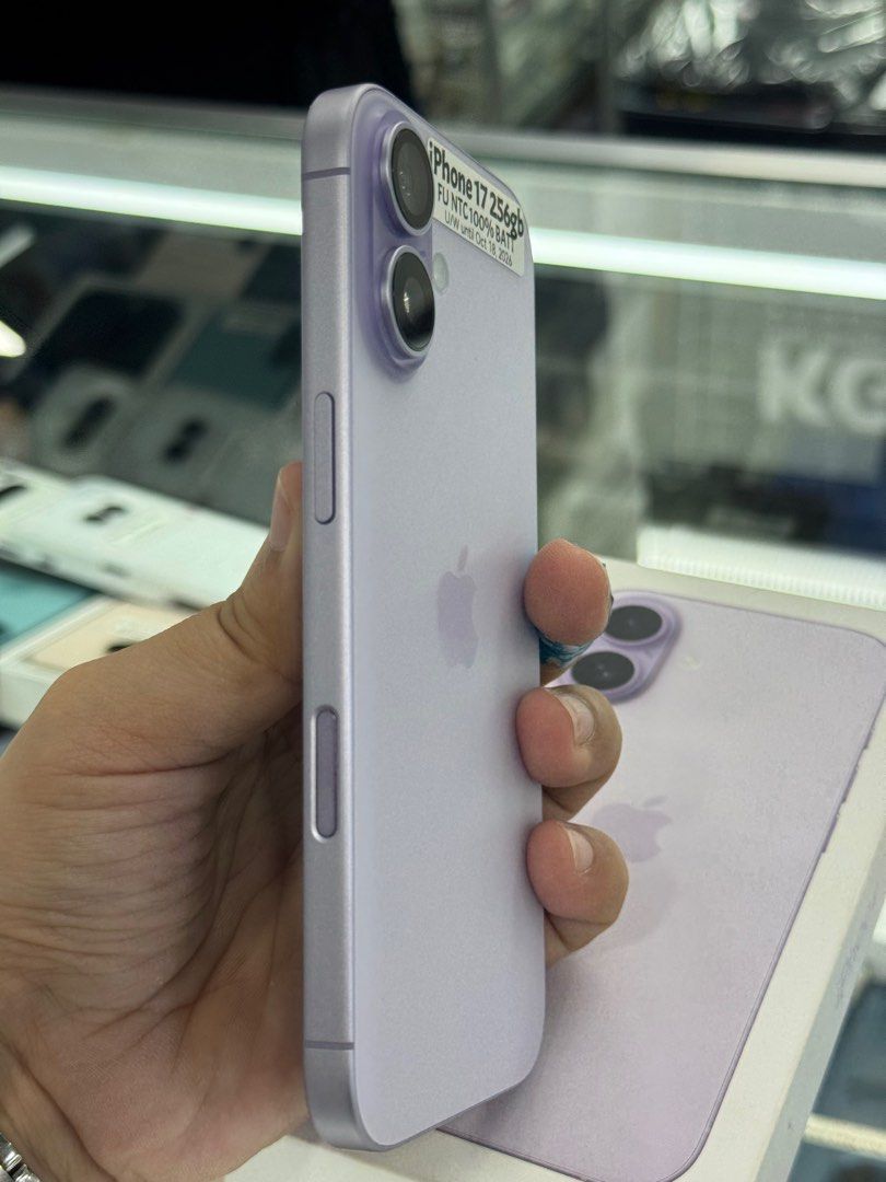 Iphone 17 256gb 100% batt NTC FU No issue Complete (Category: iPhone 17 Series) located in San Juan City. Submitted by javedsgadgetshop (Listing ID 1408781637, Image 3). Description: INSTALLMENT OPTIONS : SPAY LATER / GGIVES / CREDIT CARD! WE BUY AND SELL SO PWEDE MAGBINTA OR SWAP ! Quick Specs : 💵 Iphone 17 •256gb •NTC Variant •100% batt health •Factory Unlock •100% Smoothness •No hidden issue | No Repaired •100% Authentic | Not Refurbished •w/