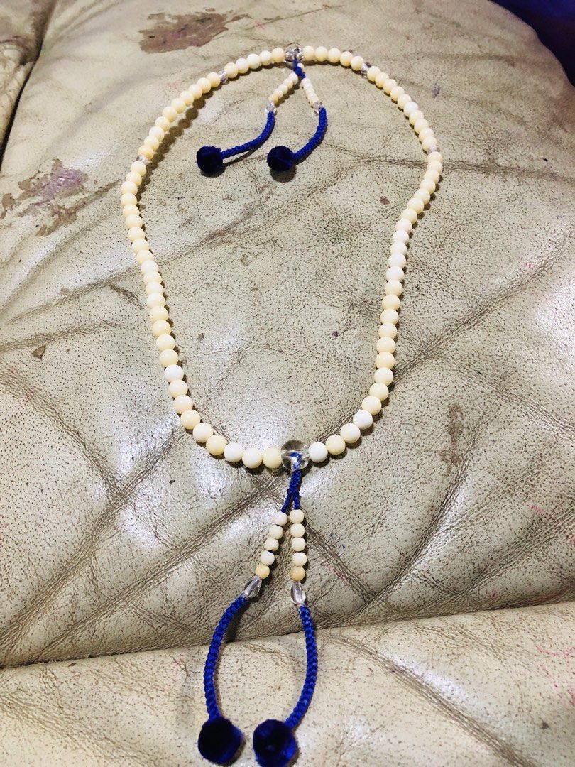 Ivory Prayer Beads with Blue Accents (Category: Religious Items) located in Manila. Submitted by noemiaspa1702 (Listing ID 1408718853, Image 1). Description: .