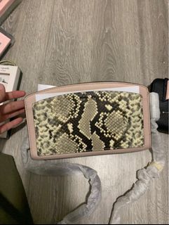 (Category: ) located in . Submitted by ajmegat (Listing ID 1408764711, Image 1). Description: .
