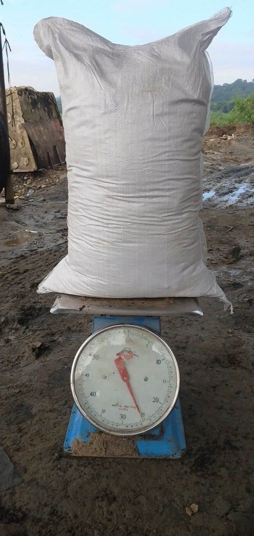 Loam soil mix 25 kilos (Category: Construction & Building Materials) located in Quezon City. Submitted by EuansHP.EZundergarments (Listing ID 1408882468, Image 2). Description: Garden soil Carbonized ricehull Rice hull Cow/chicken manure Cocopeat.