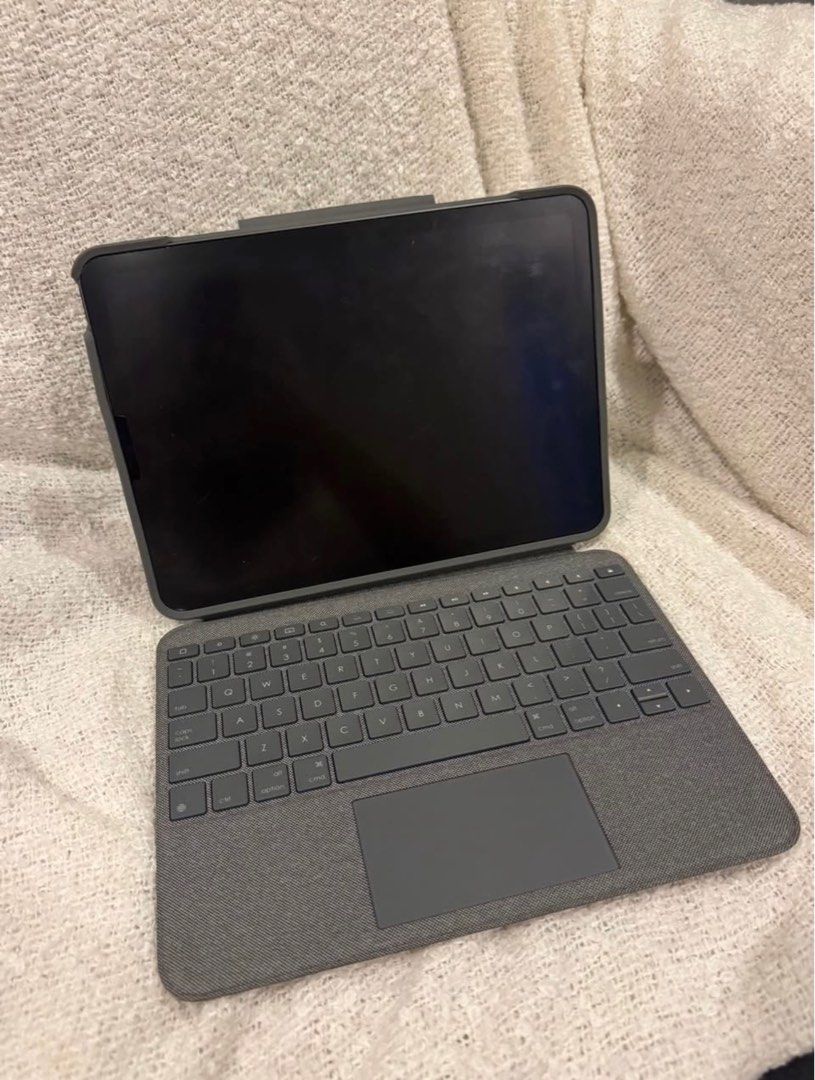 Logitech Keyboard with Trackpad for iPad Air 11-inch (Category: Computer Keyboard) located in Quezon City. Submitted by smiskee (Listing ID 1408805455, Image 3). Description: Brand: Logitech Compatibility: 11-inch iPad Air (4th & 5th Gen) Color: Oxford Grey Condition: Lightly used.