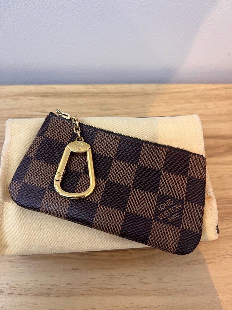 LOUIS VUITTON Damier Ebene Canvas Key Pouch (Category: Luxury Bags & Wallets) located in Taguig. Submitted by shoppersluxe2394 (Listing ID 1408826004, Image 3). Description: .
