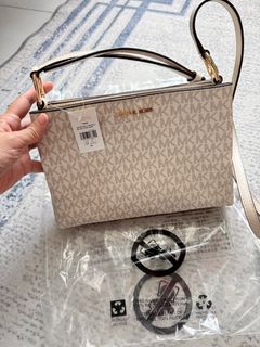 (Category: ) located in . Submitted by aengggg (Listing ID 1408738885, Image 1). Description: .