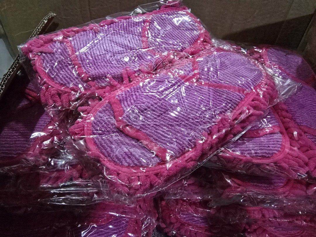 Microfiber Mop Head (Category: Cleaning Tools & Supplies) located in Pasig City. Submitted by apscloset (Listing ID 1408798593, Image 2). Description: Price negotiable for bulk orders... Great way to clean, just walking around... .
