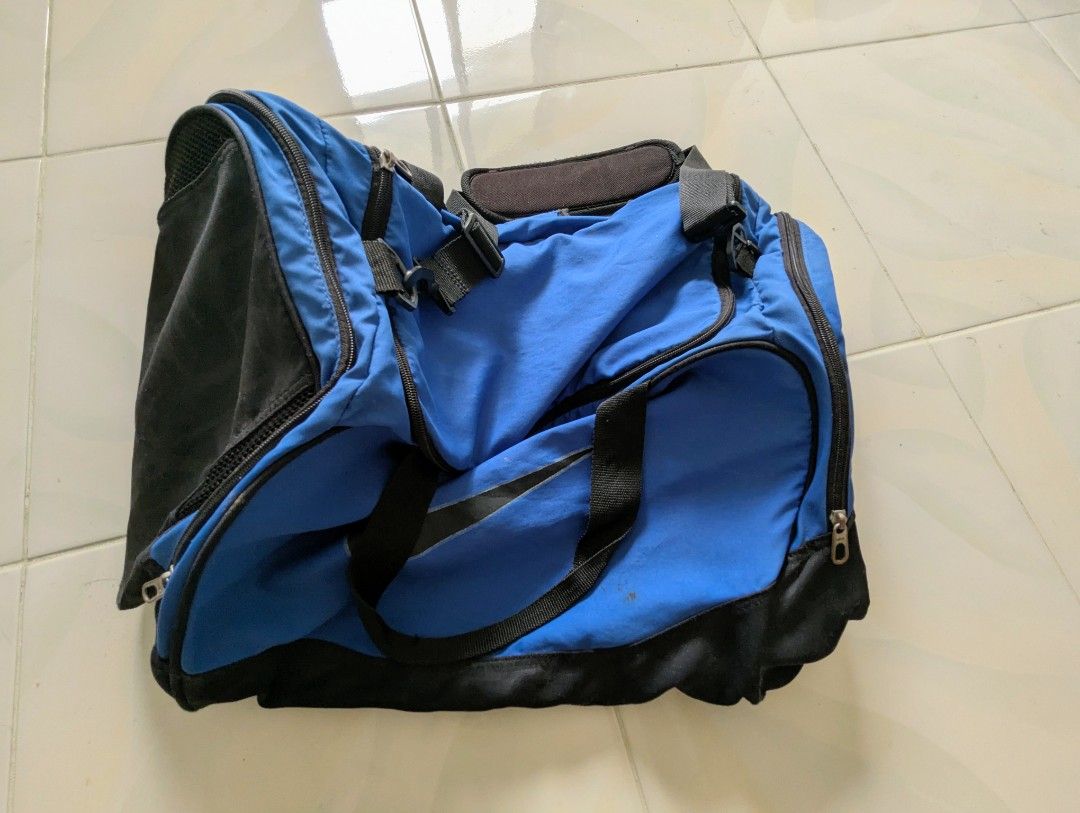Nike Gym Bag (Blue) (Category: Sling Bags) located in Tarlac. Submitted by frift_ (Listing ID 1408723251, Image 3). Description: Nike Elite Gym Bag -breathable material -mesh compartment for dirty clothes/shoes -zippers all working -complete straps issue: needs washing shipping fee +50.