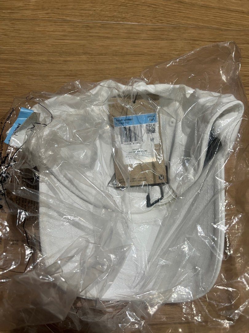 Nike Off-White Club Cap (Category: Caps & Hats) located in Manila. Submitted by omo__ (Listing ID 1408865601, Image 2). Description: Brand New Unisex Size M/L.