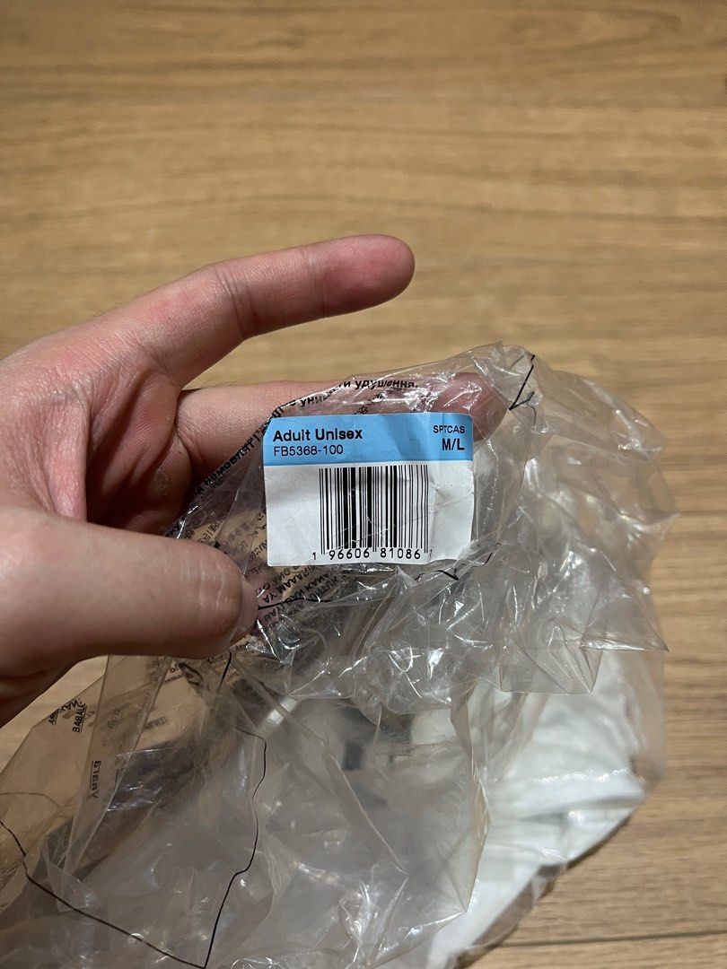 Nike Off-White Club Cap (Category: Caps & Hats) located in Manila. Submitted by omo__ (Listing ID 1408865601, Image 3). Description: Brand New Unisex Size M/L.