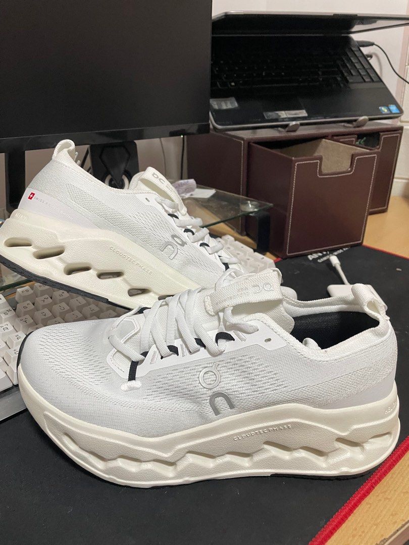On CloudTec Phase White Running Shoes (Category: Sneakers) located in Manila. Submitted by trif21 (Listing ID 1408794418, Image 1). Description: Plus sf.