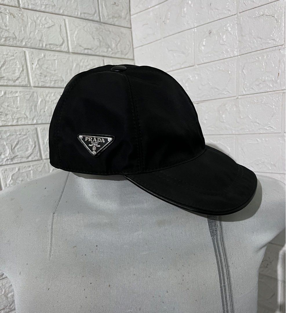Prada Milano Black Cap (Category: Caps & Hats) located in Kabankalan. Submitted by miaangelar73343 (Listing ID 1408881320, Image 1). Description: PA LEGIT CHECK NYO LG PO DI KASI AKO MARUNONG MAG LEGIT CHECK.