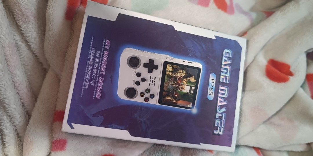 R36S retro handheld game console 128gb (Category: Others) located in Manila. Submitted by gshop112233 (Listing ID 1408858200, Image 1). Description: Gameboy retro classic arcade portable game console. Other Colors available: *White *Black *Green *Orange *Red 2,200Php‼️ Limited stocks only. Specs: *Arkos system *128gb *25k+ Games *PS1, PSP, Nintendo games etc. *Type C (cable included) *Audio input available *HD Colored screen *Quadcore 64bit *Cort
