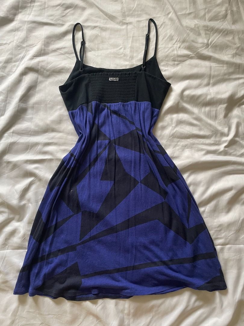 Roxy Blue and Black Geometric Dress (Category: Dresses) located in Paranaque City. Submitted by tortoisee (Listing ID 1408747092, Image 2). Description: condition: never used this, no damage or stains - fitted top, flared skirt - soft and stretchy material - rfs: decluttering.