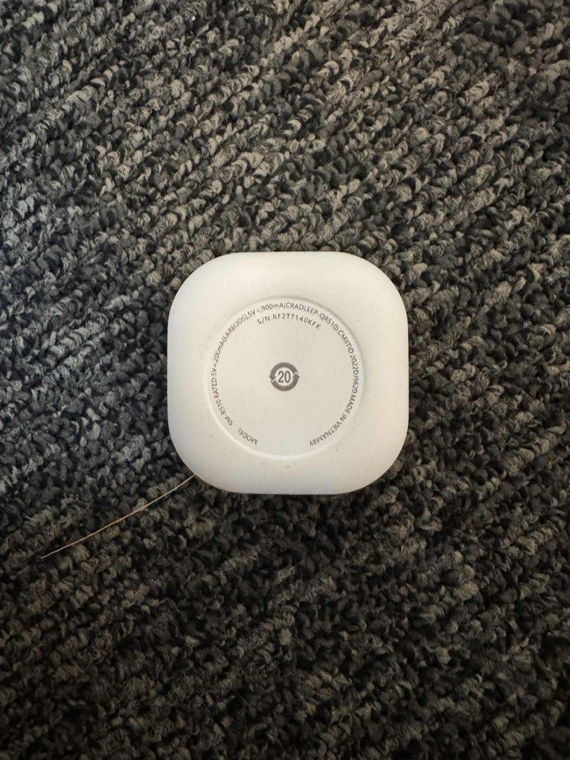 Samsung Galaxy Buds2 Pro (Category: Earphones) located in Makati City. Submitted by affordableeleganceemporium (Listing ID 1408884479, Image 1). Description: Galaxy Buds2 Pro – White OEM• Factory sealed Clean White colorway Glossy case, perfect condition White earbuds inside Never opened, plastic wrap still on.