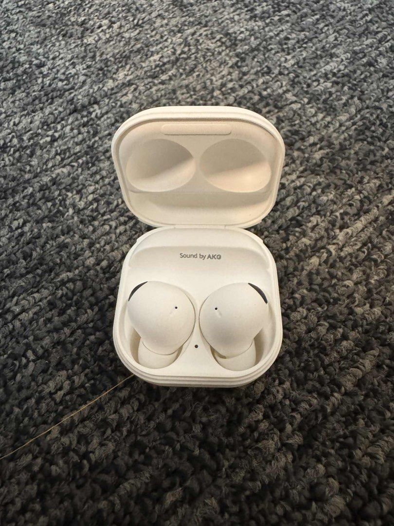 Samsung Galaxy Buds2 Pro (Category: Earphones) located in Makati City. Submitted by affordableeleganceemporium (Listing ID 1408884479, Image 2). Description: Galaxy Buds2 Pro – White OEM• Factory sealed Clean White colorway Glossy case, perfect condition White earbuds inside Never opened, plastic wrap still on.