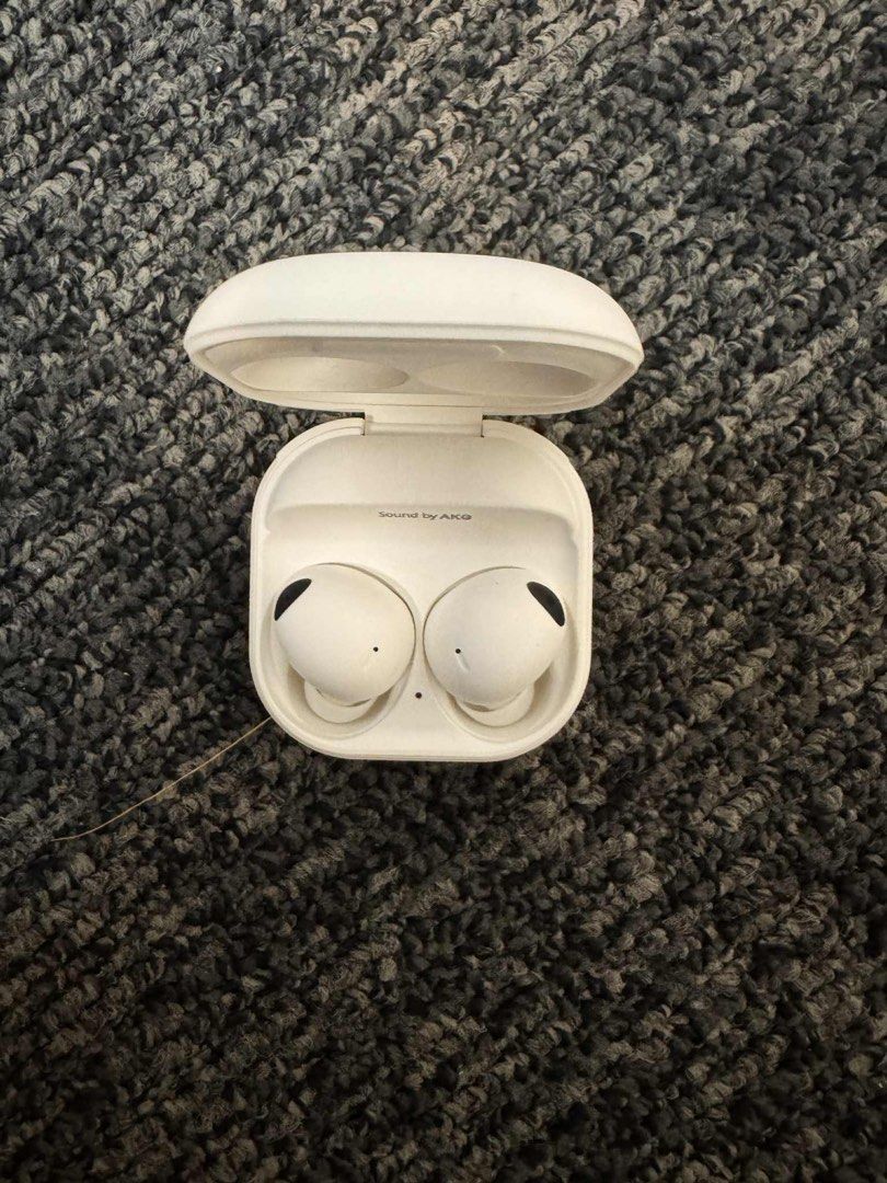 Samsung Galaxy Buds2 Pro (Category: Earphones) located in Makati City. Submitted by affordableeleganceemporium (Listing ID 1408884479, Image 3). Description: Galaxy Buds2 Pro – White OEM• Factory sealed Clean White colorway Glossy case, perfect condition White earbuds inside Never opened, plastic wrap still on.