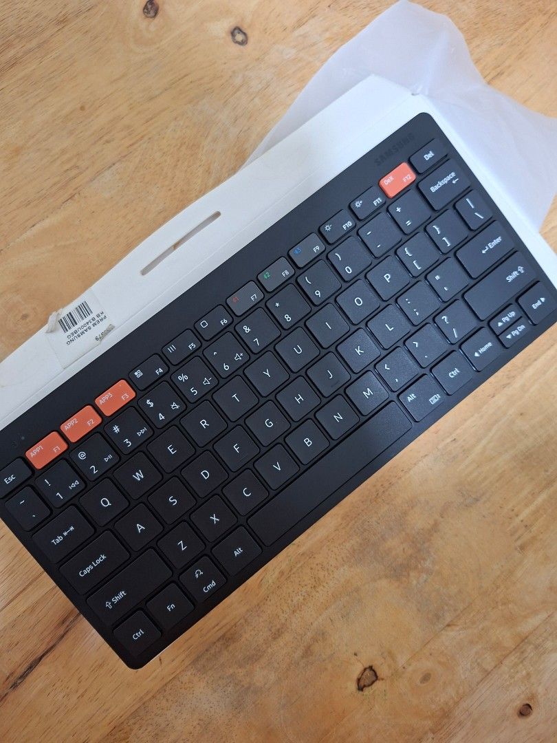 Samsung Smart Keyboard Trio 500 (Category: Computer Keyboard) located in Pasig City. Submitted by worldofmarriedkouple (Listing ID 1408832800, Image 1). Description: Opened packaging to check if working then never used. Comes with box..