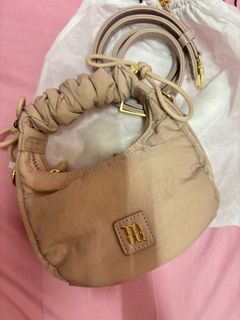 (Category: ) located in . Submitted by katy.preloved (Listing ID 1408872905, Image 1). Description: .