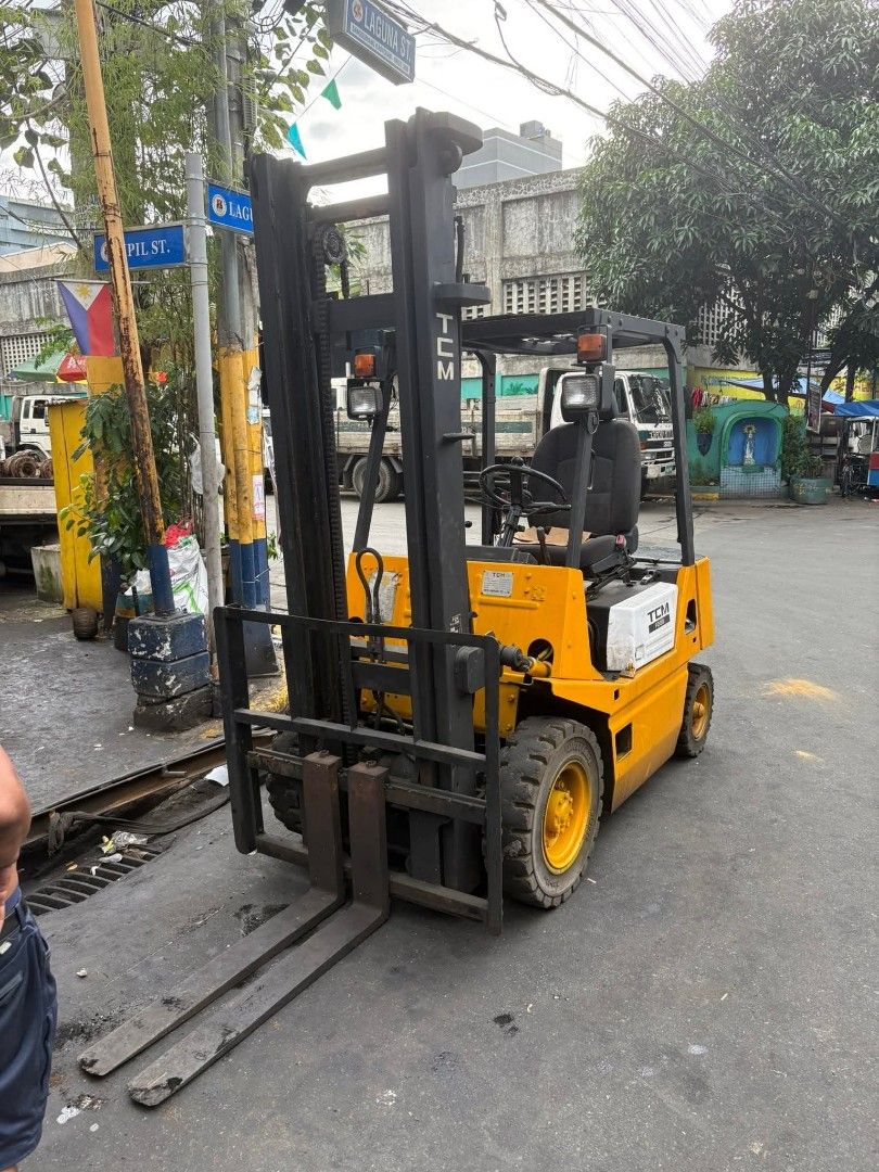 TCM Forklift 2 Tons C240 engine High Mass Automatic (Category: Industrial Equipment) located in Manila. Submitted by max003 (Listing ID 1408798767, Image 2). Description: TCM Forklift 2 Tons C240 engine High Mass Automatic 320k PM LANG PO!!!.