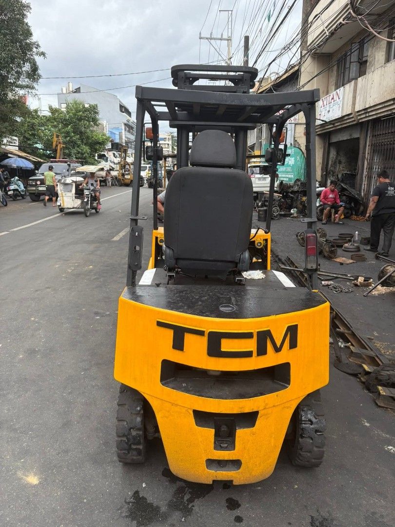 TCM Forklift 2 Tons C240 engine High Mass Automatic (Category: Industrial Equipment) located in Manila. Submitted by max003 (Listing ID 1408798767, Image 1). Description: TCM Forklift 2 Tons C240 engine High Mass Automatic 320k PM LANG PO!!!.
