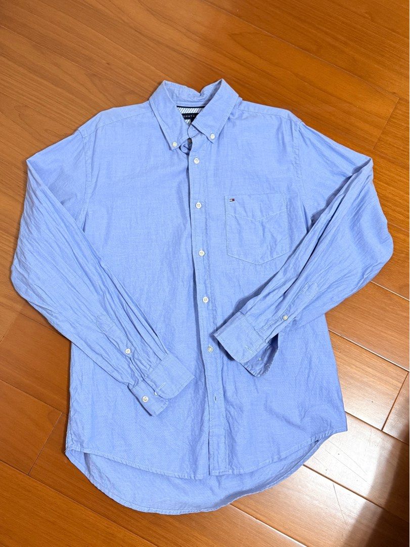 由 Roger1101 (刊登 ID 1408872525，圖片 1) 提交，位於 新北市 (New Taipei) 的 Tommy Hilfiger (類別：襯衫)，說明：全新剪標S號 二手商品售出恕不退換。