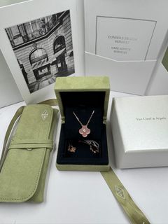 （分類：）位於 。 由 chloe_luxury_vca 提交（商品編號 1408729679，圖片 1）。簡介： 。