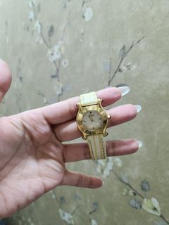 (Category: ) located in . Submitted by preloved_essentials (Listing ID 1408840087, Image 1). Description: .
