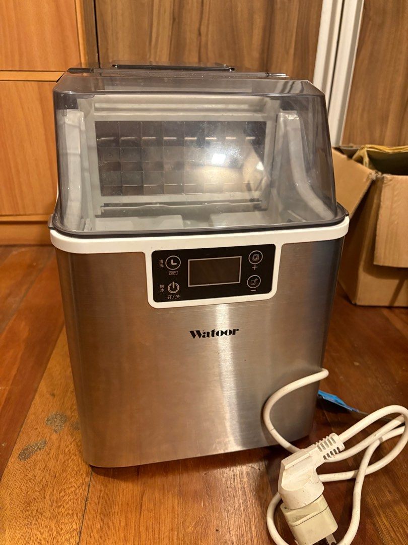 Watoor Ice Maker (Category: Other Kitchenware & Tableware) located in Quezon City. Submitted by junventory (Listing ID 1408861896, Image 1). Description: .