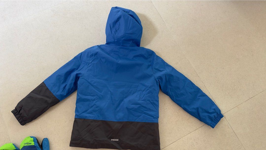 Winter Jacket (Category: Babies & Kids Fashion) located in Singapore. Submitted by jo.gab (Listing ID 1408734261, Image 2). Description: .