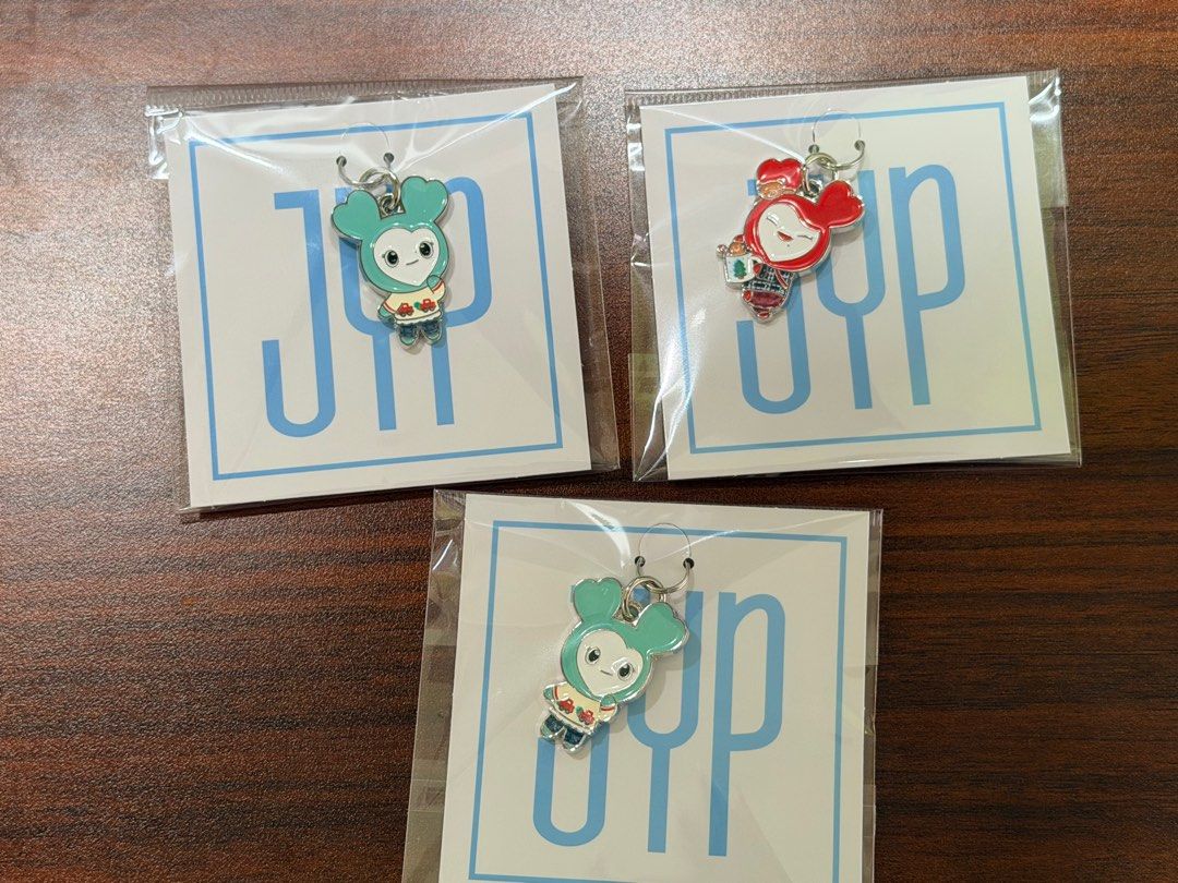 WTS Twice JYP Japan Winter 2025 Pop-up Keychain Key Holder Charm - Mina ...