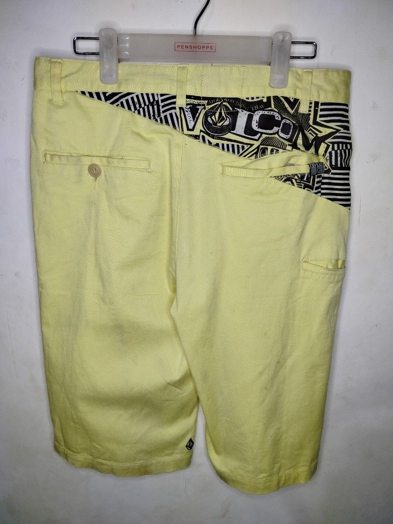 Y2K volcom long short (Category: Shorts) located in Tacurong. Submitted by jumarvelous (Listing ID 1408791342, Image 2). Description: Excellent Condition rust stain(slight) size 30 on tag Dimes: 30x23 Leg opening: 10 Condition: 9/10.