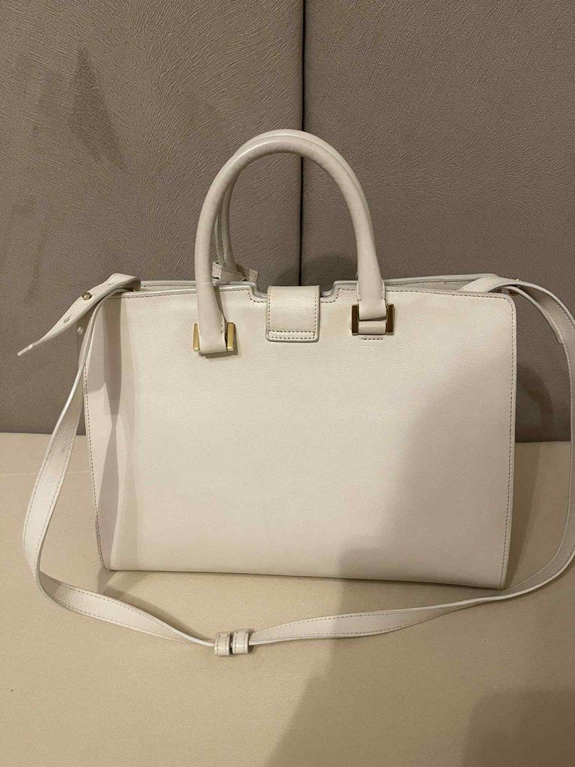 YSL CABAS WHITE (Category: Luxury Bags & Wallets) located in Arayat. Submitted by cjscolis (Listing ID 1408800202, Image 2). Description: Slightly negotiable.