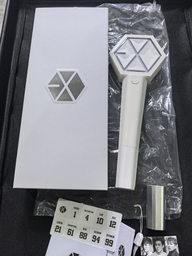EXO Official Lightstick ver 2 ls eribong (Category: K-Wave Merchandise) located in Iloilo. Submitted by kajoy99 (Listing ID 1350631588, Image 2). Description: (6/25/26 UPDATE) ‼️PLS READ EVERYTHING FIRST – new and unused spares – both ls are in very mint condition FREEBIES left as of 6/25/26 : ❣️ Baekhyun+10th cse merch set ❣️ Xiumin official exordium ls v2 photocard Details: ✅1st eribong solo pic: ₱2300; complete inclusions ❌2nd: ₱1800; original