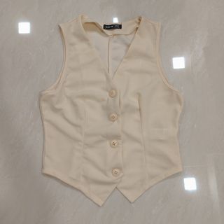 (Category: ) located in . Submitted by feowardrobe (Listing ID 1350632729, Image 1). Description: .