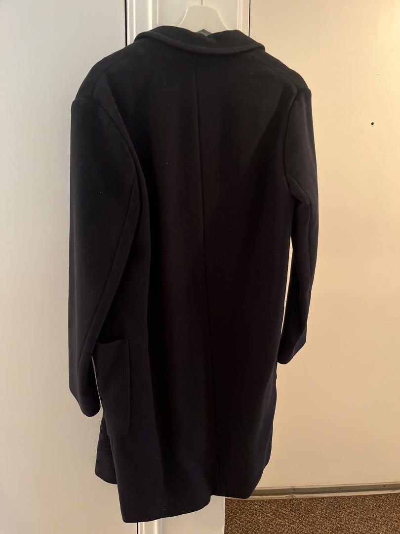 Aritzia Wilfred Wool Coat (Category: Clothes) located in Toronto. Submitted by catcat61 (Listing ID 1350707210, Image 2). Description: Dark navy blue Wilfred coat size small. Almost 100% wool (94% to be exact) in excellent condition only worn a few times. This coat is elegant, luxurious quality and stitching, and warm. Selling because it no longer fits me .