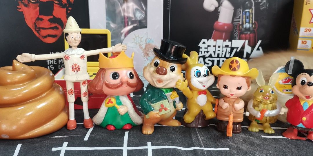 Assorted vintage toys 1000php (Category: Vintage Collectibles) located in Silang. Submitted by wrong2913 (Listing ID 1350574641, Image 2). Description: For sale ASSORTES VINTAGE TOYS @ 1000PHP *hinde po kasa yung mga nasa likod Shipping via JRS or Lalamove king malapit lng kayo Bulihan Silang Cavite ay buyers expense :D.