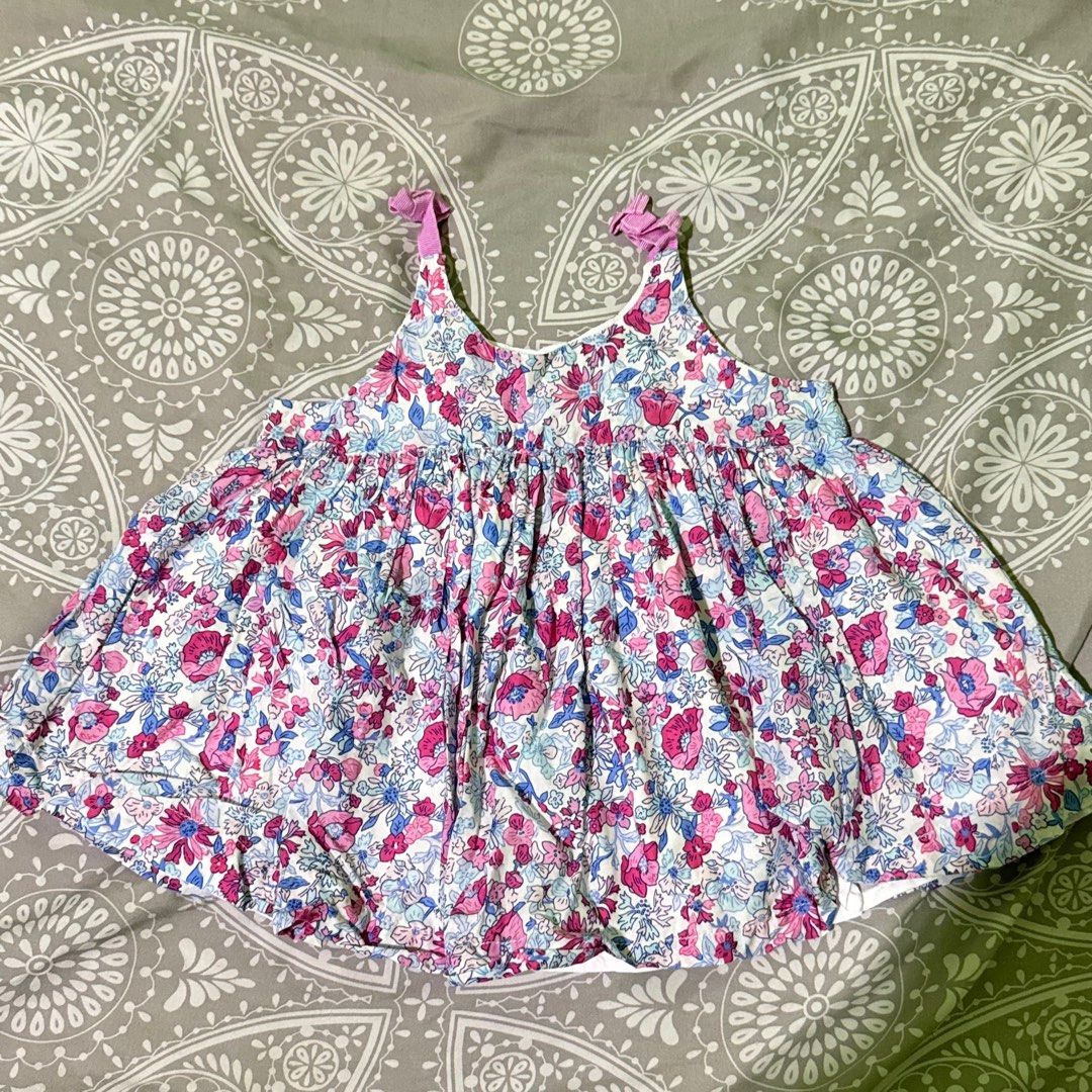 Baby Gap Dress/Top (Category: Babies & Kids Fashion) located in Malay. Submitted by tala_label (Listing ID 1350584722, Image 1). Description: 18-24m on tag Can be worn as dress or top.