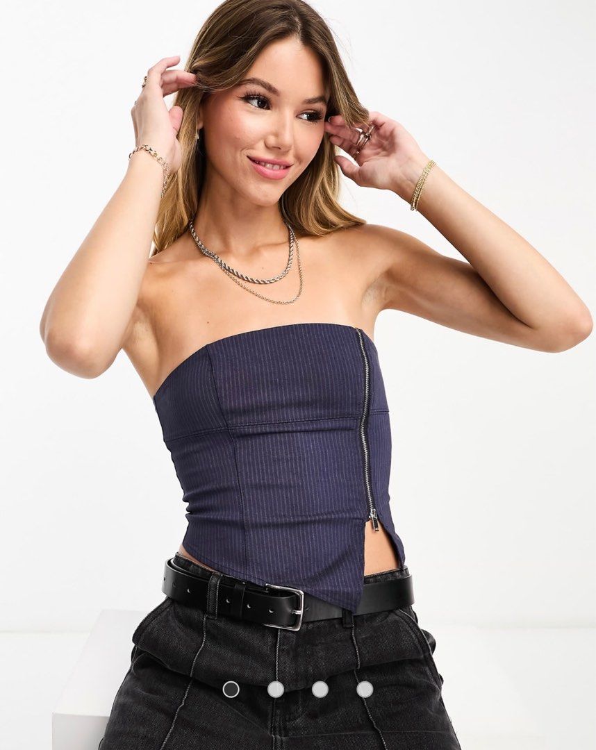 bershka navy pinstripe tube top ⋆. 𐙚 ˚ (Category: Sleeveless) located in Pagbilao. Submitted by bisoustuff (Listing ID 1350606463, Image 2). Description: authentic, no issues, only used once ᯓ★ size: large but structured stretch = can fit medium-xl ݁₊ ⊹ . ݁˖ . ݁ rfs: style doesn't fit me price negotiable if can meet up in taft near dlsu! ૮₍ ´ ꒳ `₎ა.