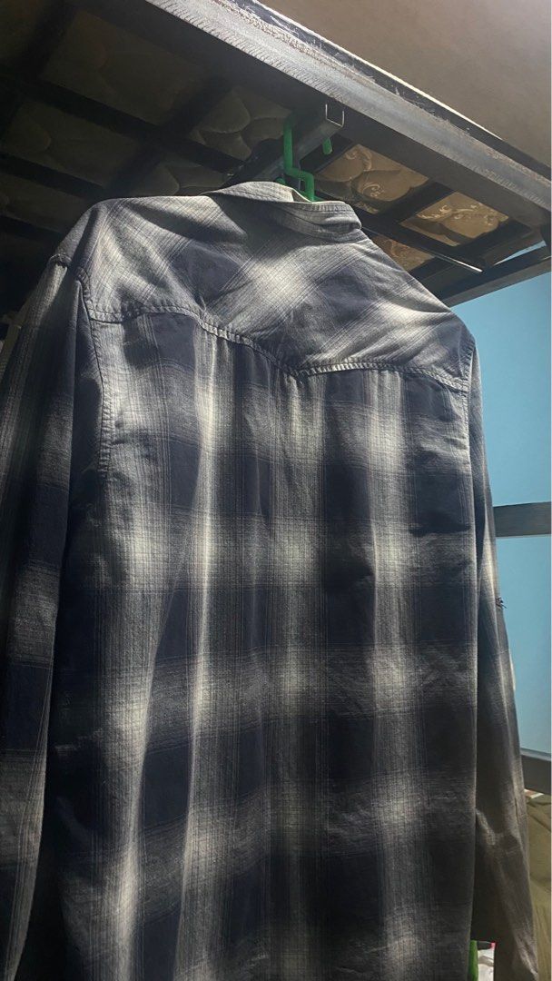 Black and White Flannel Overshirt (Category: Coats, Jackets and Outerwear) located in San Pablo. Submitted by asteryow (Listing ID 1350588533, Image 3). Description: Price is Negotiable All items are personally owned and well taken care of Color may be affected by lighting RFS: College funds.