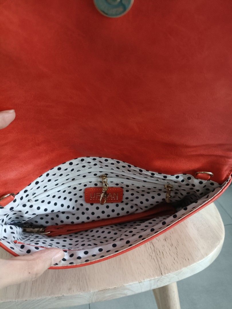 BV inspired purse with chain (Category: Luxury Bags & Wallets) located in Las Pinas. Submitted by pxfinds (Listing ID 1350659987, Image 2). Description: .