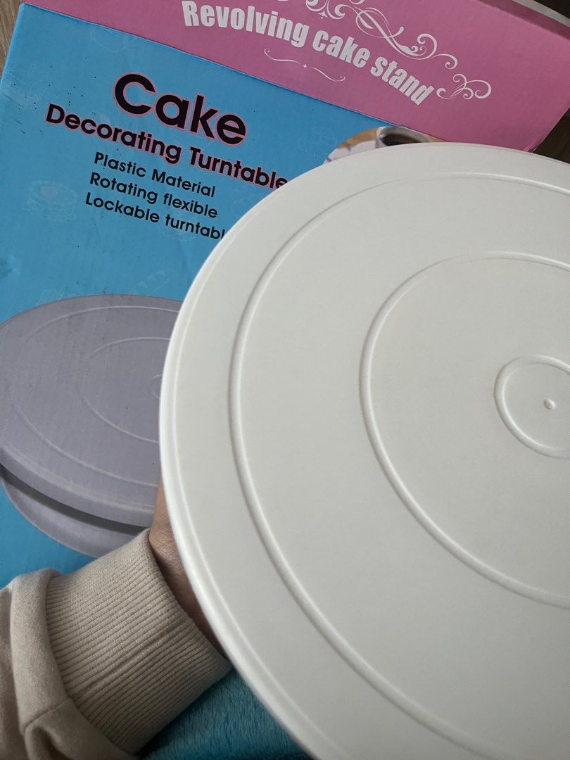 Cake Decorating Turntable (Category: Bakeware) located in Antipolo. Submitted by hannahsells_8 (Listing ID 1350623594, Image 3). Description: Never been used cake Decorating turntable, perfect for bakers! reason for selling: i stopped pursuing baking and I didn’t get to use this turntable..