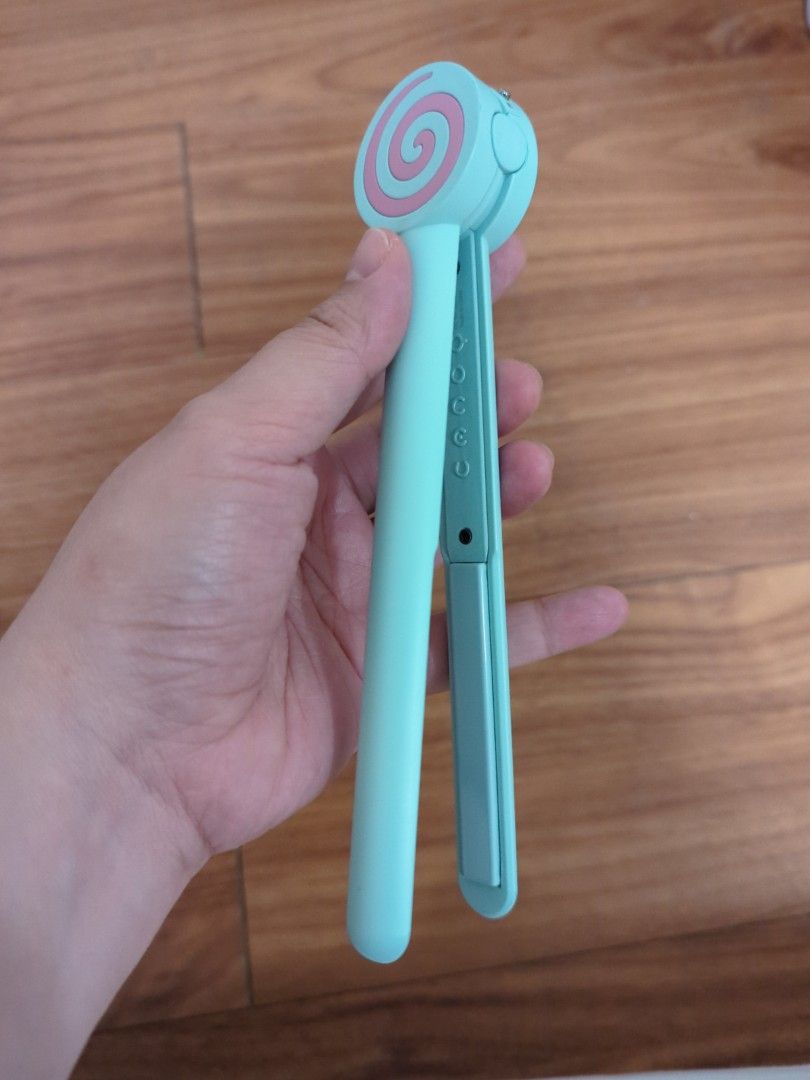 CLEARANCE SALE Candy magic mini straightener (Category: Hair) located in Manila. Submitted by declutter_777 (Listing ID 1350620355, Image 2). Description: This cute, portable, lightweight USB-charging mini hair straightener helps hair-styling anytime. Micro USB not included Lock & unlock not working anymore.