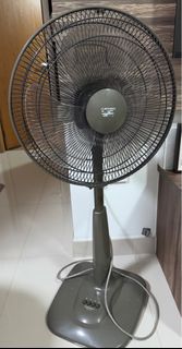 (Category: ) located in . Submitted by cha-bolits (Listing ID 1350685594, Image 1). Description: .