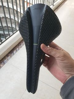 （分類：）位於 。 由 henrybat45678 提交（商品編號 1350712571，圖片 1）。簡介： 。