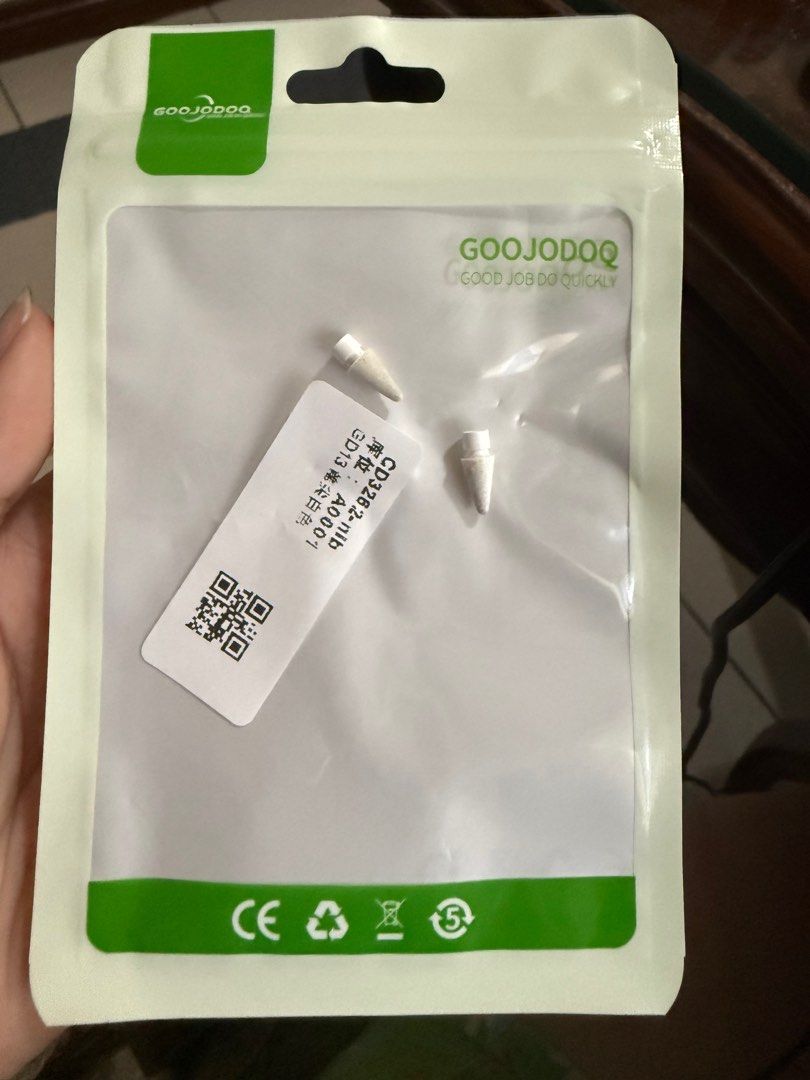 GOOJODOQ pencil tip/nib replacement (Category: Other Mobile & Gadget Accessories) located in Cavite. Submitted by ubechiffon (Listing ID 1350585188, Image 1). Description: please read‼️ ⋆𐙚₊˚tip/nib replacement for apple ipad pencil 1st 2nd Gen 2B & 2H ⋆𐙚₊˚soft type nib ⋆𐙚₊˚ganyan yung itsura nung dumating sakin yan. its not dirty,, hindi ko pa po siya nagagamit/dinala sa labas since it doesnt fit my pencil hindi siya kasya sa goojodoq GD13 rfs