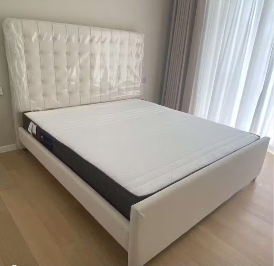 King Size Memory Foam Spring Mattress 8.3" Thickness (Category: Bed Frames & Mattresses) located in Quezon City. Submitted by SomeThingsMustGo.ph (Listing ID 1350609143, Image 1). Description: Brand New Memory Foam Spring Mattress Vacuum Roll Packed King: 72x75 Inches（180x190x21cm) 8.3 inch thickness • Imported high-quality knitted fabric, comfortable and breathable, anti-bacterial and acarid • Non-toxic, hypoallergenic and baby friendly mattress
